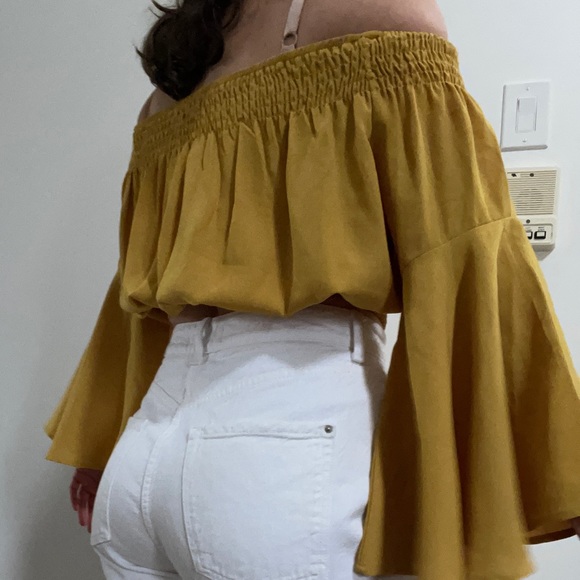 Flowy off-the-shoulder top - Picture 5 of 8